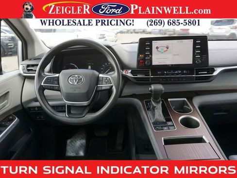 Used 2021 Toyota Sienna LE image 13