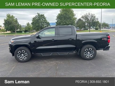 Used 2024 Chevrolet Colorado Z71 w/ Z71 Convenience Package 2 AWD/4WD image 3