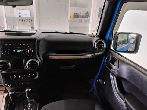 Used 2015 Jeep Wrangler Sport AWD/4WD image 26