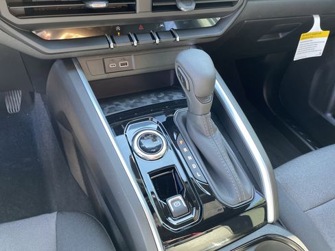 New 2026 Chevrolet Colorado W/T image 25