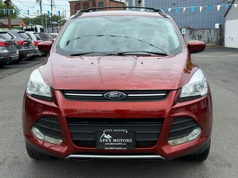 Used 2015 Ford Escape SE w/ Equipment Group 201A AWD/4WD image 2