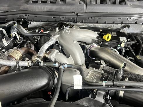 Used 2021 Ford F450 Platinum w/ FX4 Off-Road Package image 34