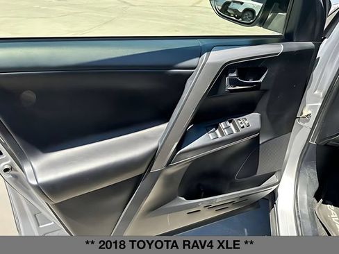 Used 2018 Toyota RAV4 XLE AWD/4WD image 20