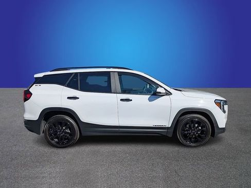 Used 2022 GMC Terrain SLE w/ Driver Convenience Package image 6