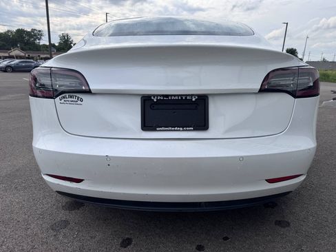 Used 2020 Tesla Model 3 Standard Range Plus RWD image 6