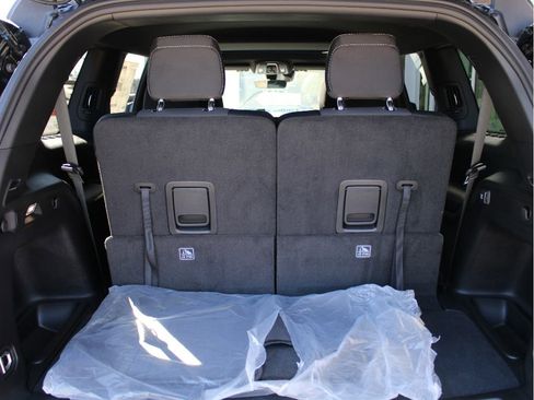 New 2025 Jeep Grand Cherokee L Laredo image 34