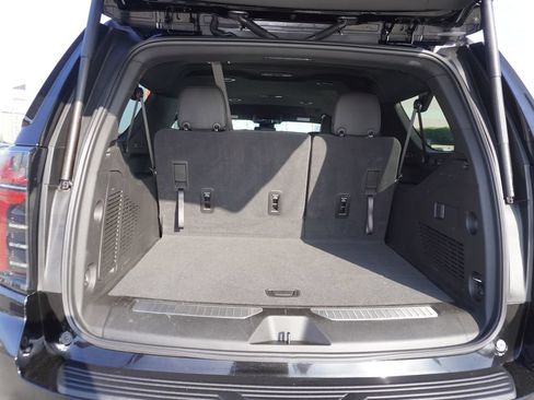 Used 2026 Chevrolet Suburban RST RWD image 10