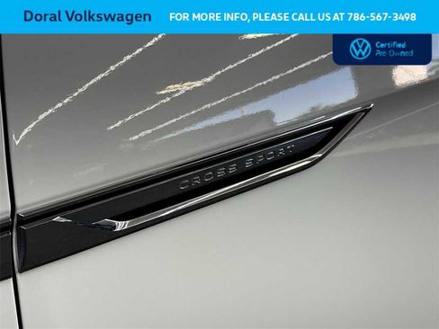 Certified 2022 Volkswagen Atlas Cross Sport SE image 10