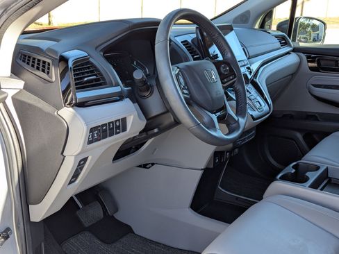 Used 2024 Honda Odyssey Touring image 12