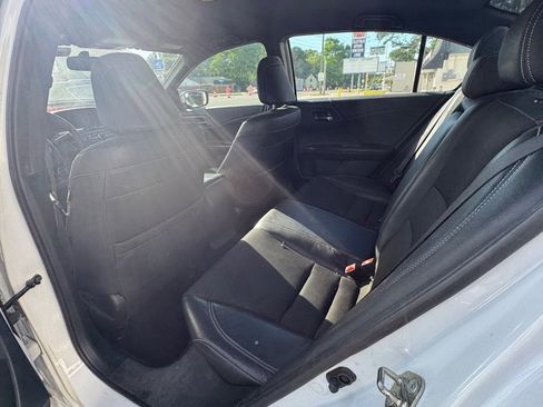 Used 2017 Honda Accord Sport image 12