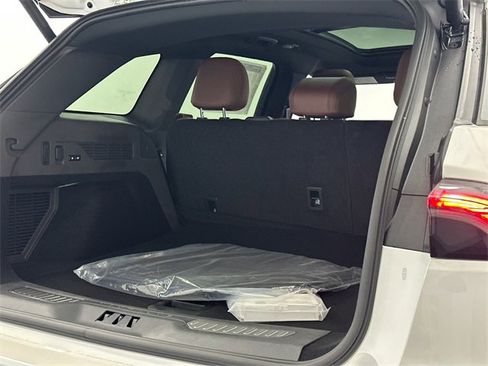 New 2026 Lincoln Nautilus Reserve w/ Jet Appearance Package image 8