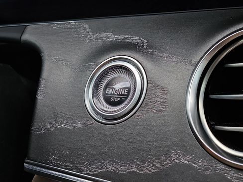 Used 2021 Mercedes-Benz E 350 4MATIC Sedan image 26
