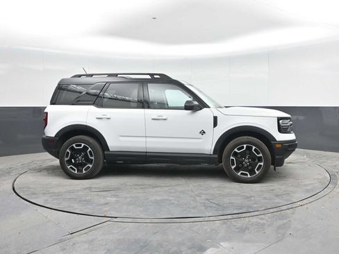 Used 2023 Ford Bronco Sport Outer Banks w/ Tech Package AWD/4WD image 9