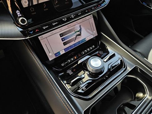 New 2026 Jeep Grand Wagoneer L Summit AWD/4WD image 21