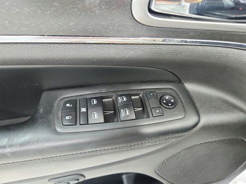 Used 2018 Jeep Grand Cherokee Limited image 34