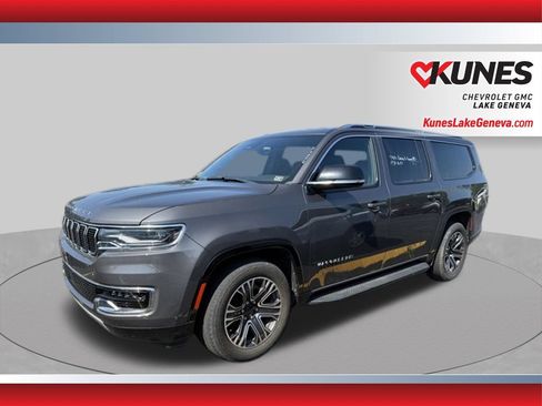 Used 2024 Jeep Wagoneer L Series II w/ Flexible Seating Group AWD/4WD image 9