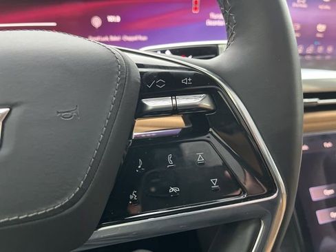 Used 2025 Cadillac Escalade IQ Sport 2 w/ LPO, ONYX Package image 27