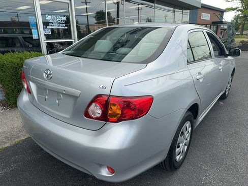 Used 2010 Toyota Corolla LE FWD image 3