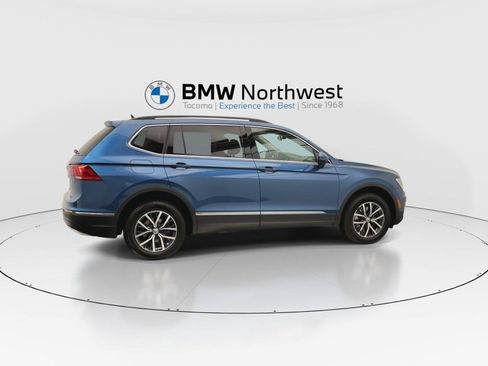 Used 2020 Volkswagen Tiguan SE w/ Panoramic Sunroof Package AWD/4WD image 4