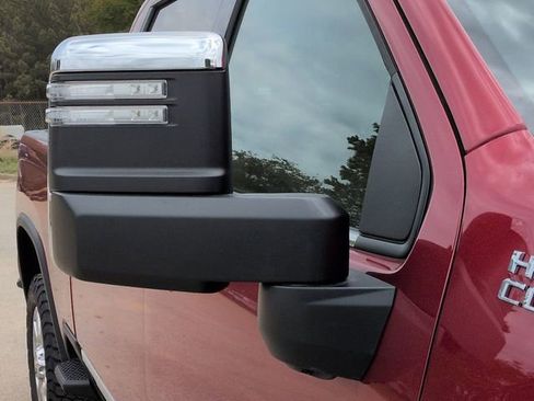 Used 2025 Chevrolet Silverado 2500 High Country w/ Technology Package AWD/4WD image 13