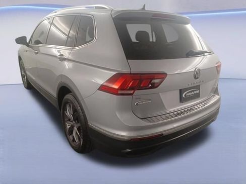 Used 2023 Volkswagen Tiguan SE FWD image 5