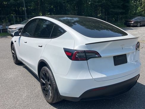 Used 2023 Tesla Model Y Long Range AWD/4WD image 4