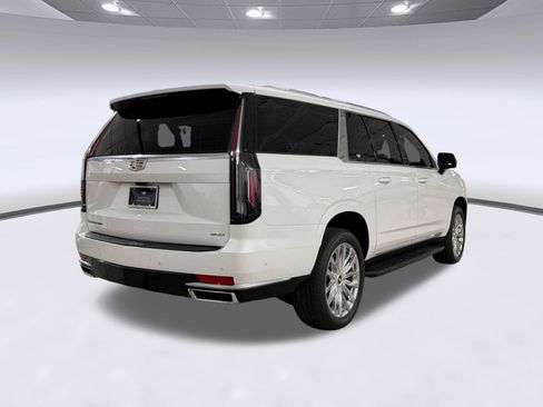 Used 2024 Cadillac Escalade ESV Premium Luxury AWD/4WD image 9