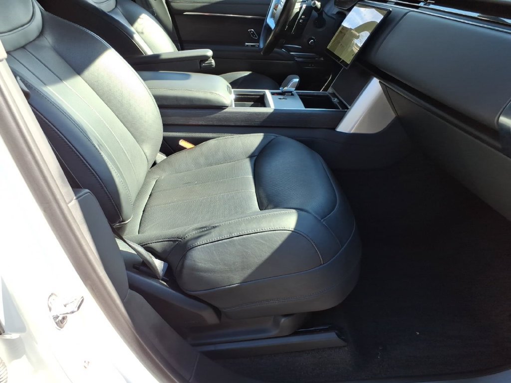 Used 2024 Land Rover Range Rover Autobiography AWD/4WD image 8