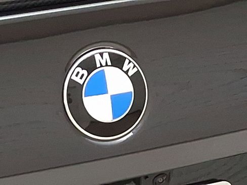 Used 2025 BMW M5 w/ Carbon Package image 20