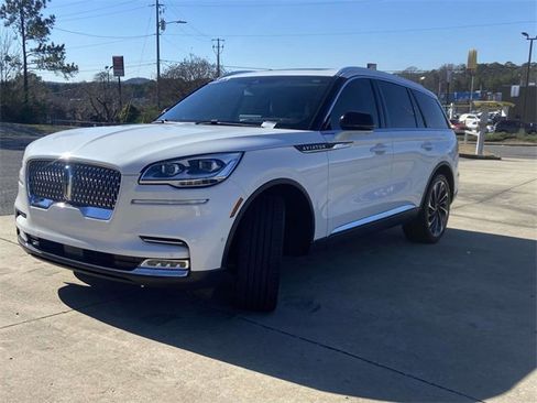 Used 2022 Lincoln Aviator Reserve w/ Equipment Group 201A image 7
