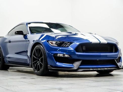 Used 2017 Ford Mustang Shelby GT350 image 3