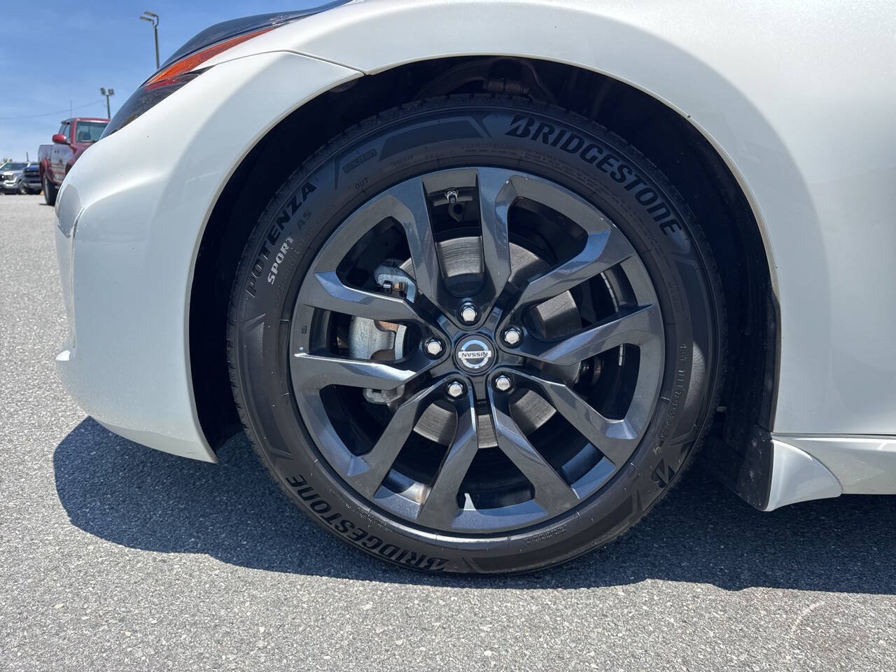 Used 2015 Nissan 370Z Touring RWD image 24