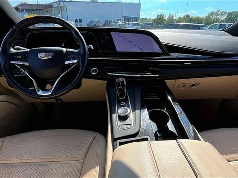 Used 2023 Cadillac Escalade Premium Luxury AWD/4WD image 7
