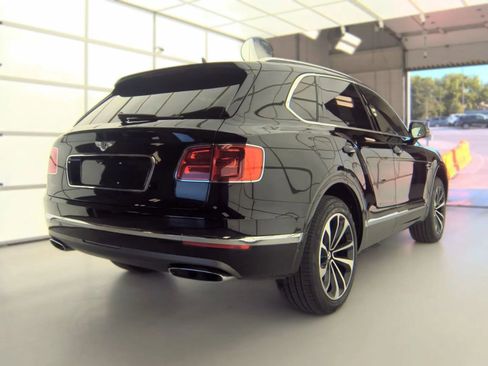 Used 2018 Bentley Bentayga AWD/4WD image 4