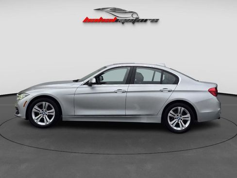 Used 2017 BMW 330i xDrive Sedan image 4