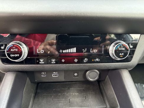 Used 2024 Mitsubishi Outlander SE FWD image 30