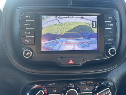 Used 2020 Kia Soul LX FWD image 27