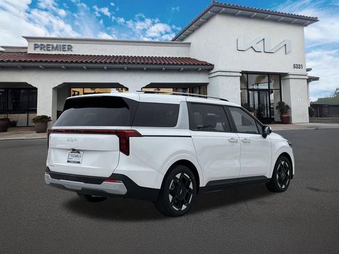 New 2026 Kia Carnival EX FWD image 8