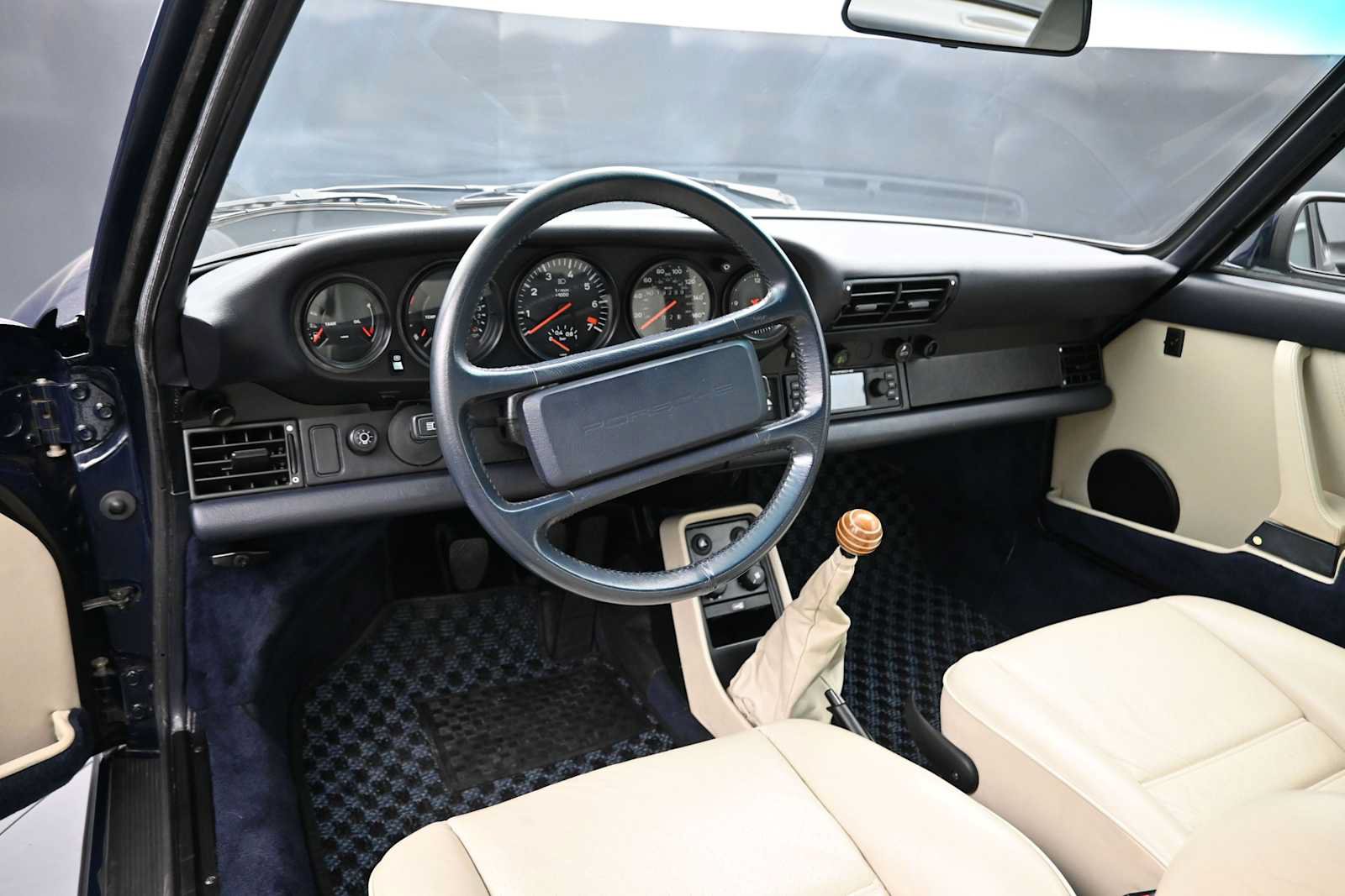 Used 1987 Porsche 911 Carrera RWD image 4