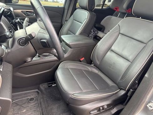 Used 2023 Chevrolet Traverse Premier w/ Redline Edition image 11