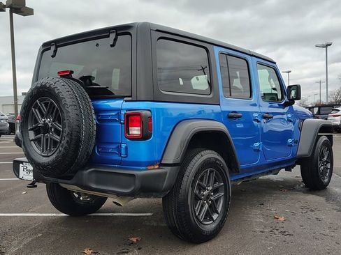 Used 2024 Jeep Wrangler Sport S image 7