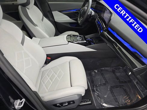 Certified 2025 BMW 550e xDrive 550e xDrive w/ Executive Package image 27