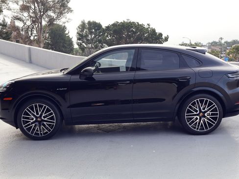 New 2026 Porsche Cayenne S AWD/4WD image 2