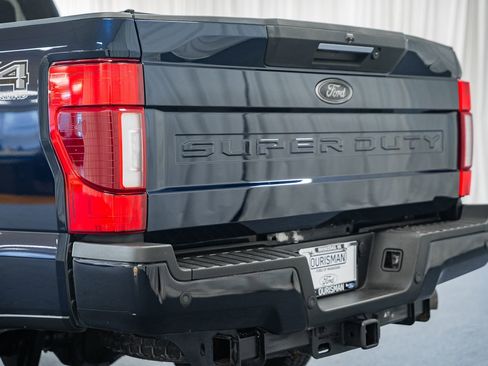 Used 2022 Ford F250 Lariat w/ Black Appearance Pkg image 6