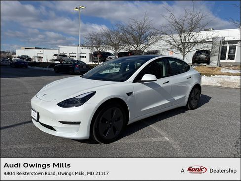 Used 2023 Tesla Model 3 Standard Range image 1
