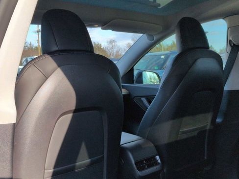 Used 2022 Tesla Model Y Performance image 18