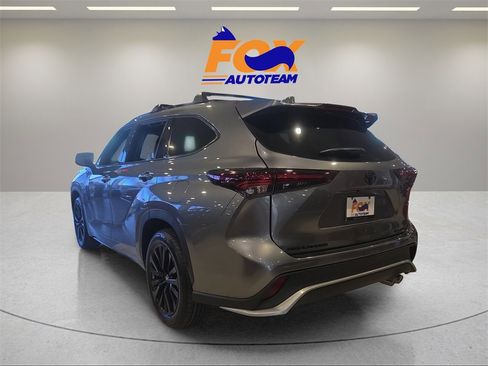 New 2026 Toyota Highlander XSE image 3