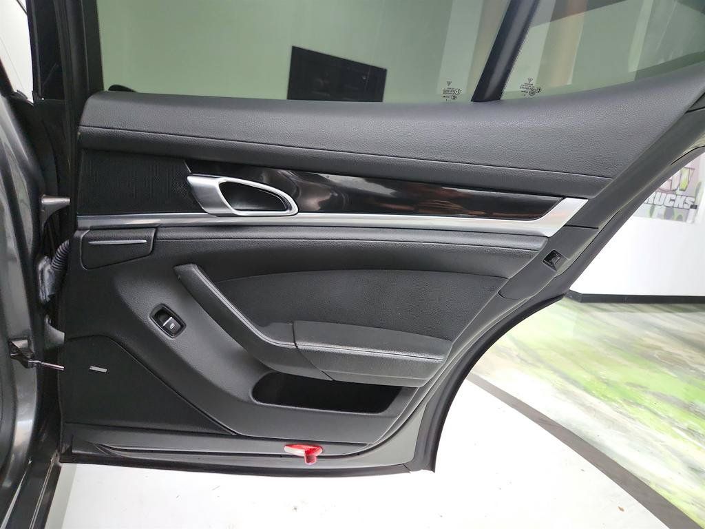 Used 2014 Porsche Panamera 4 AWD/4WD image 29