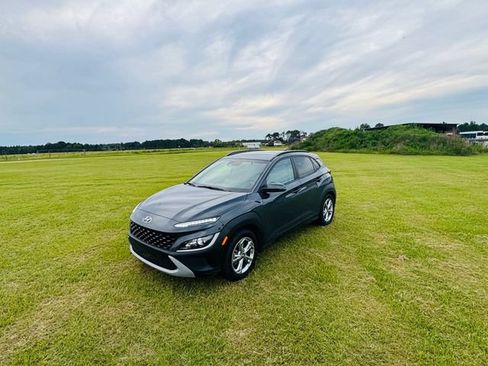 Used 2023 Hyundai Kona SEL w/ Cargo Package AWD/4WD image 7