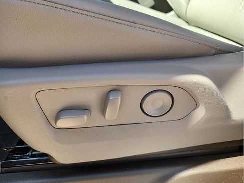 New 2026 GMC Sierra 1500 SLT image 16